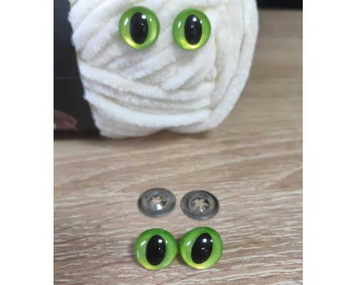 Очі 12 мм,  колір салатовий ,на безпечному кріпленні 